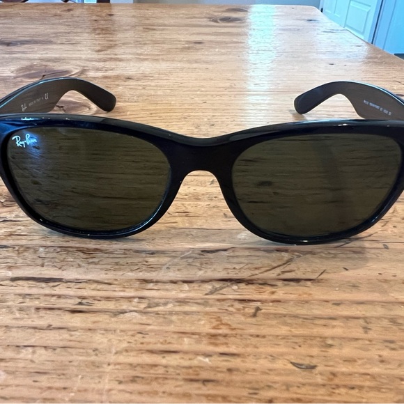 Ray-Ban Classic New Wayfarer Sunglasses - Picture 1 of 15